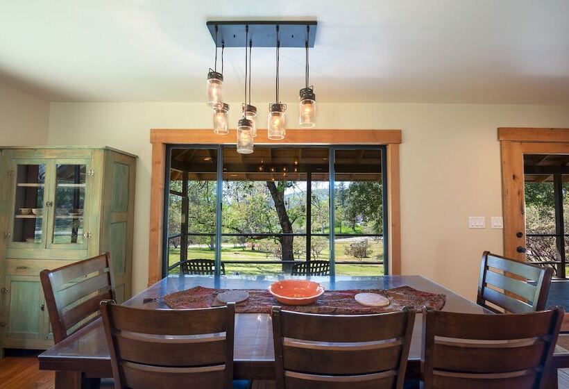 Yosemite Scenic Wonders   Bass Lake Area