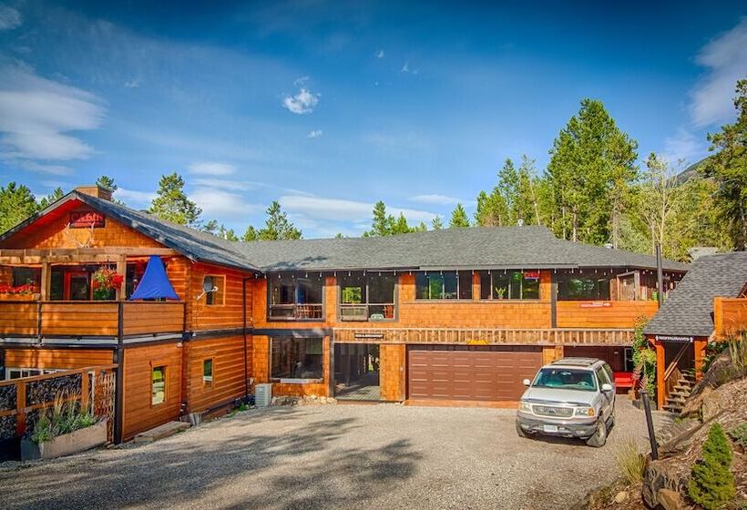 تختخواب و صبحانه Earl Grey Lodge