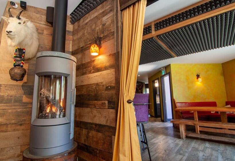 تختخواب و صبحانه Earl Grey Lodge