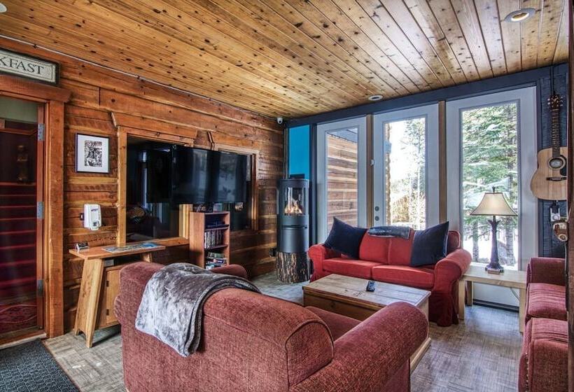 تختخواب و صبحانه Earl Grey Lodge