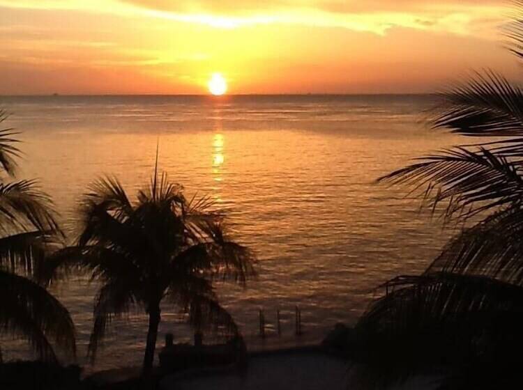 Condumel Condominiums