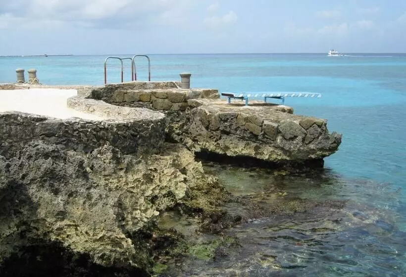 Condumel Condominiums