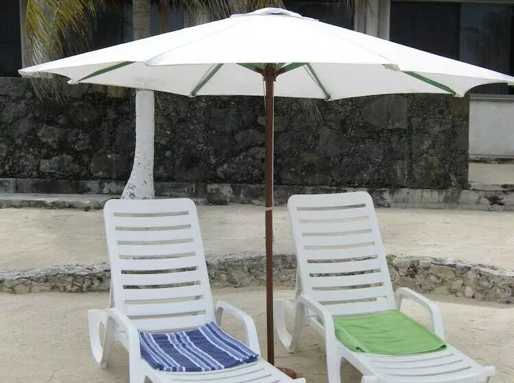 Condumel Condominiums