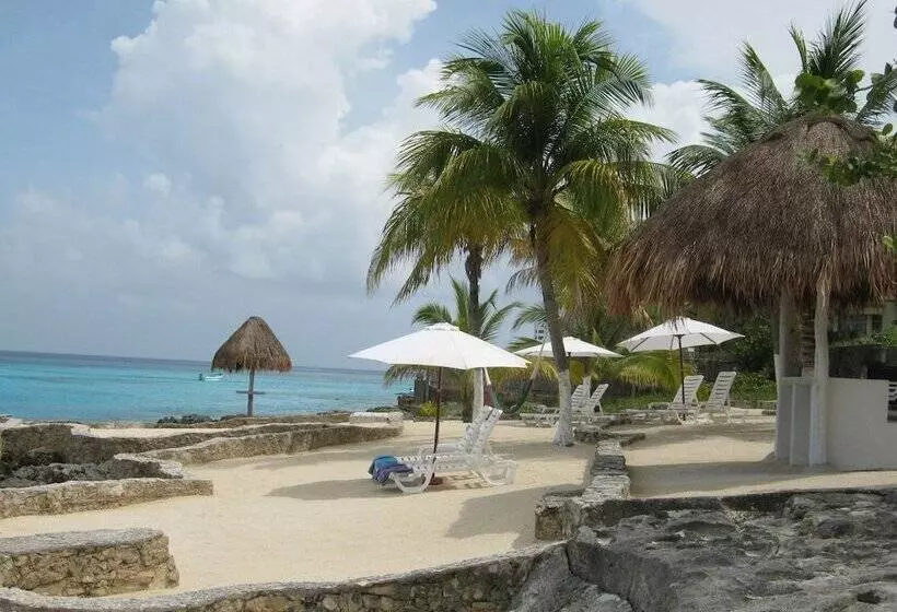 Condumel Condominiums