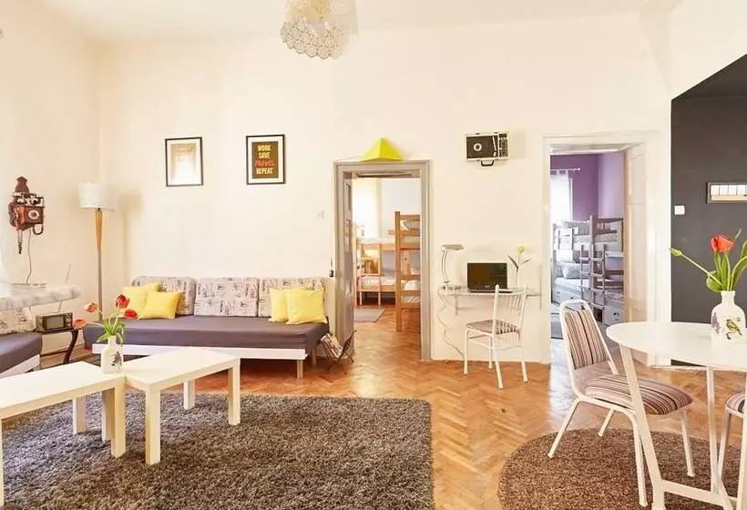 Get Inn Hostel Skopje