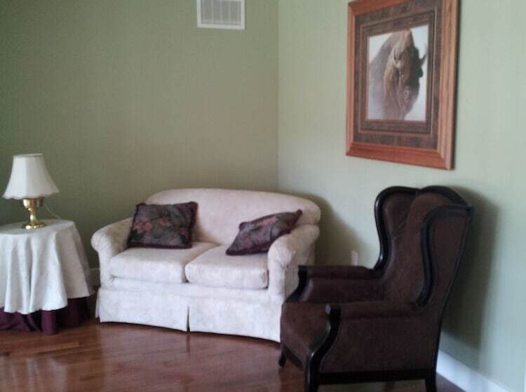 Harvelle House Bed & Breakfast