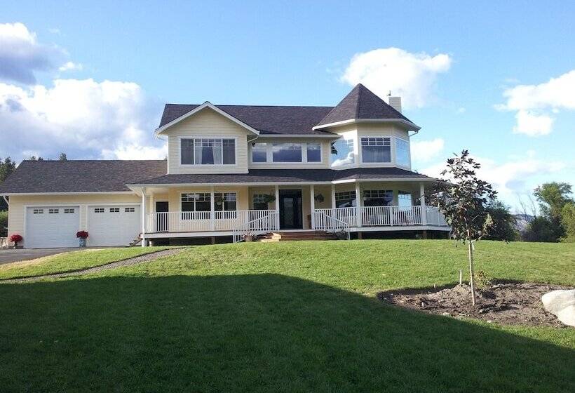 Harvelle House Bed & Breakfast