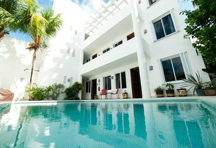 مسافرخانه Villas Deja Blue & Restaurant