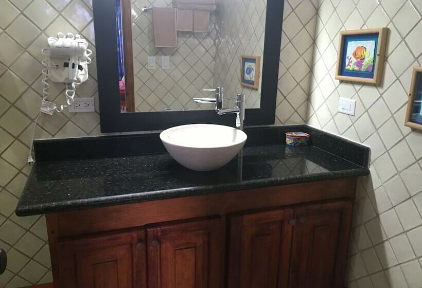 مسافرخانه Villas Deja Blue & Restaurant