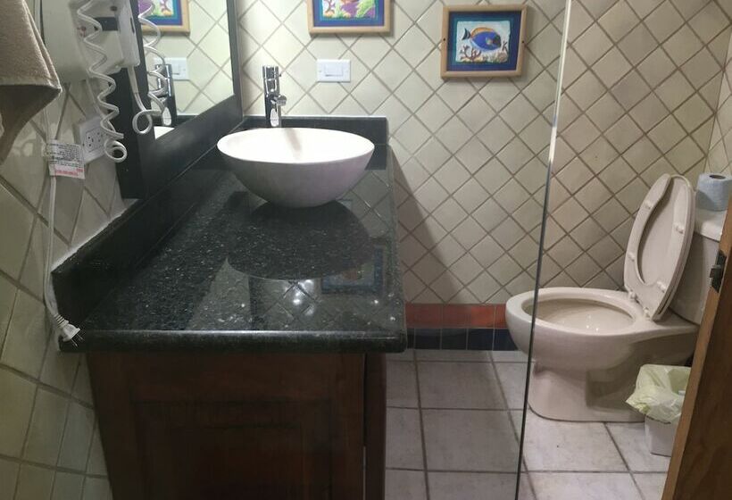 مسافرخانه Villas Deja Blue & Restaurant