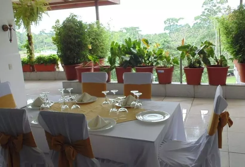 Hotelli Christian Resort