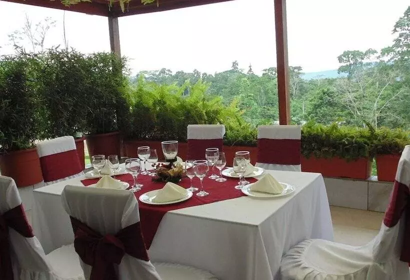 Hotelli Christian Resort