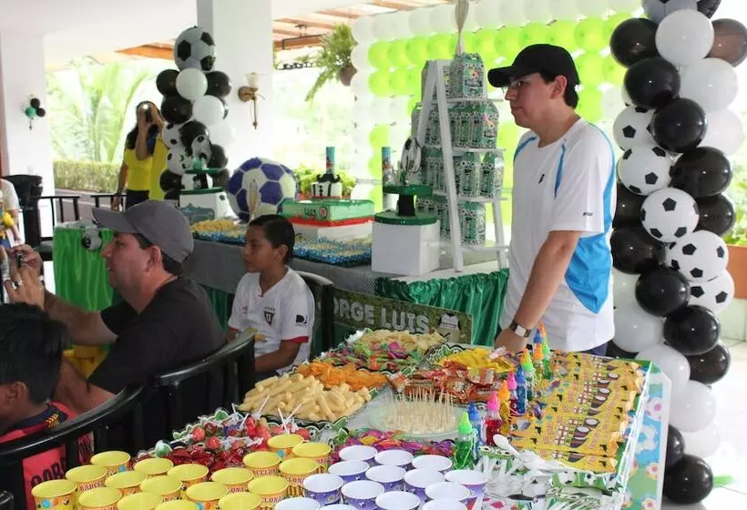 Hotelli Christian Resort