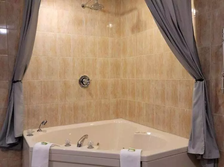 ホテル Woodland Inn Meadow Lake