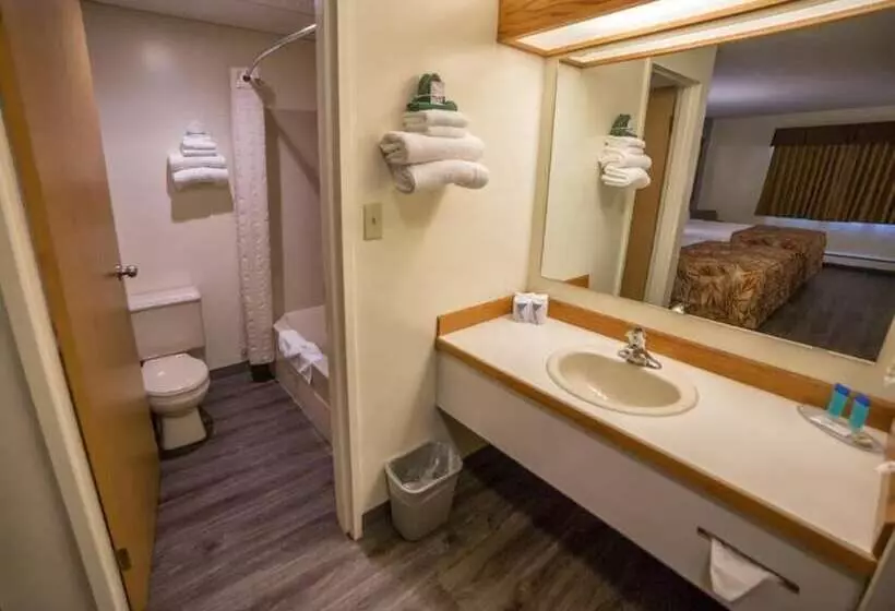 ホテル Woodland Inn Meadow Lake