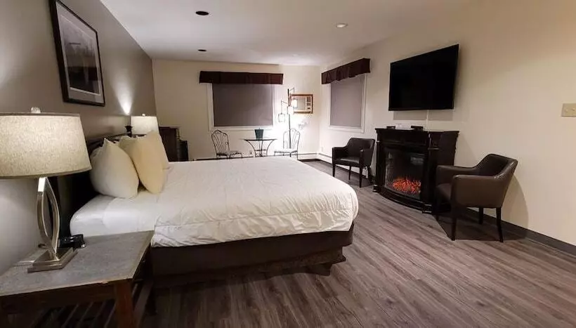 ホテル Woodland Inn Meadow Lake