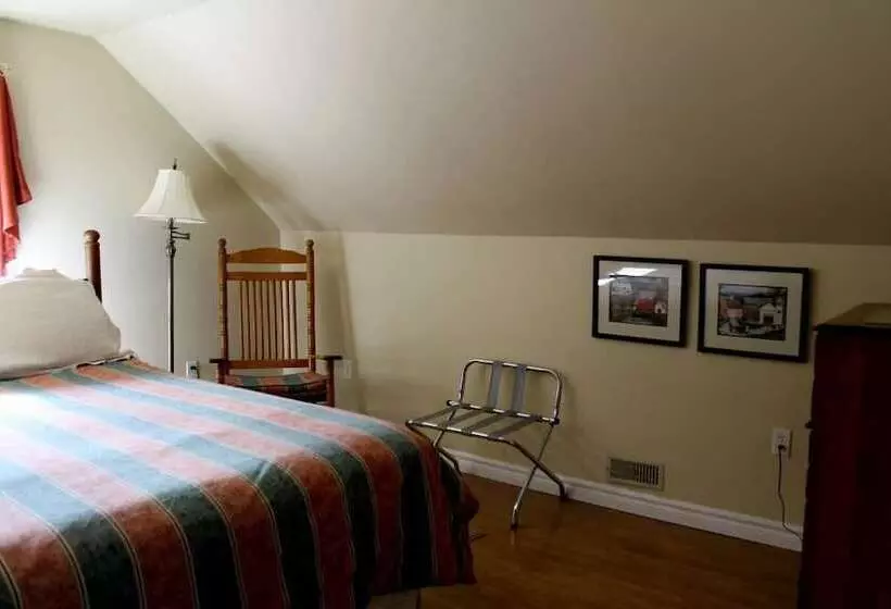 Mackenzie House B&b By Elevate Rooms