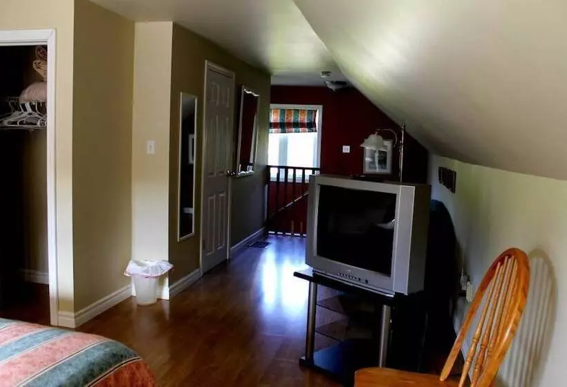 Mackenzie House B&b By Elevate Rooms