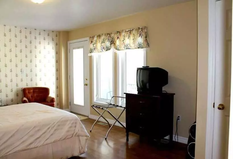 Mackenzie House B&b By Elevate Rooms