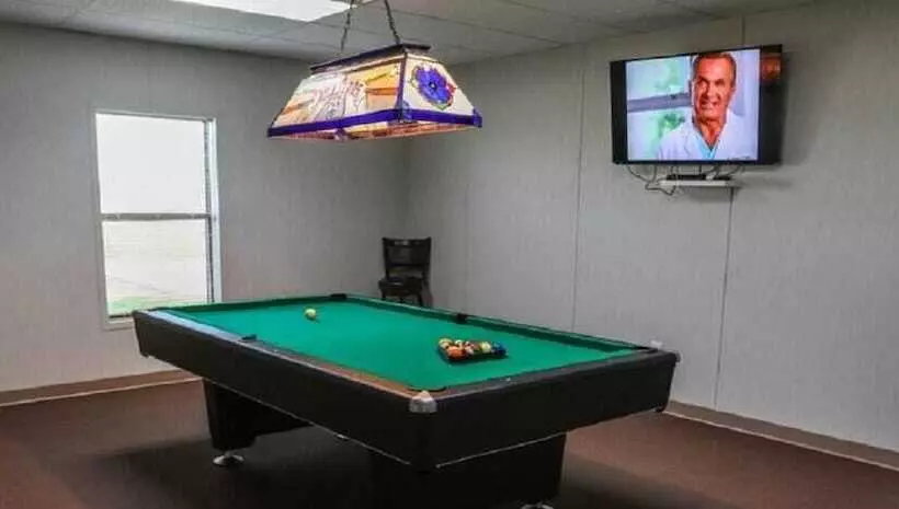 Motelli Cuero Oilfield Housing