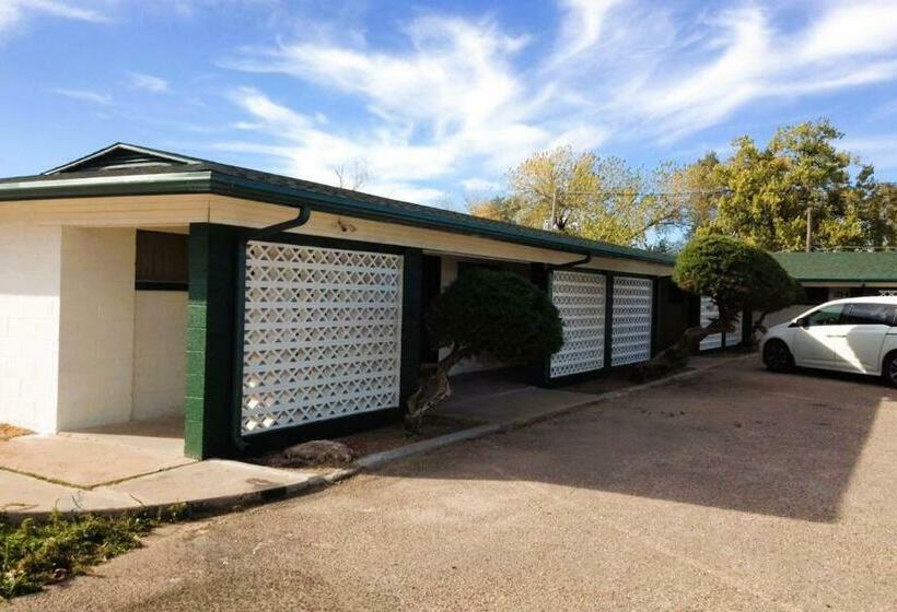 모텔 Hometown Inn Lakin