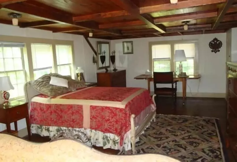 ペンション Chestnut Lodge