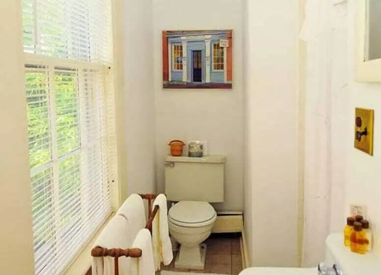 ペンション Languedoc Inn & 3 Hussey St Guest House