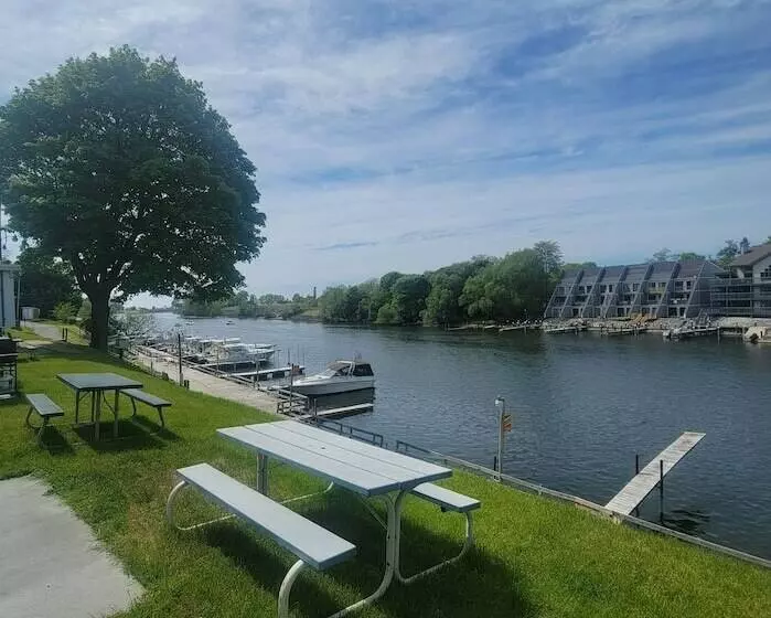 Riverside Motel And Marina Manistee