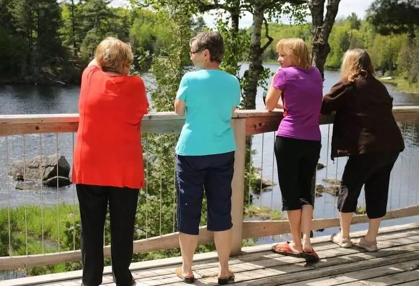 Sunny Rock B&b Haliburton