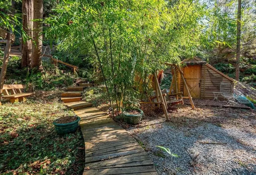 The Tree House Cottage