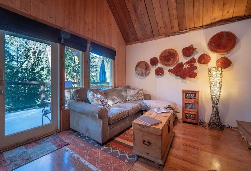 The Tree House Cottage