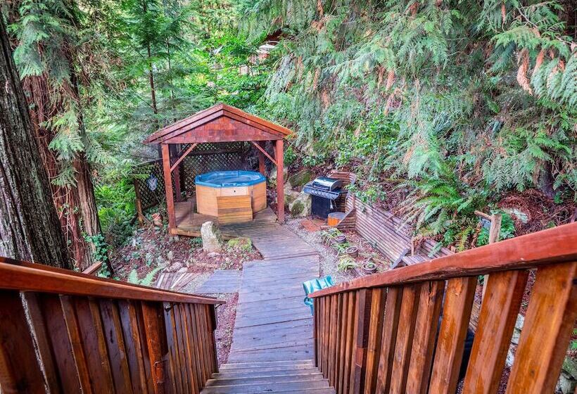 The Tree House Cottage