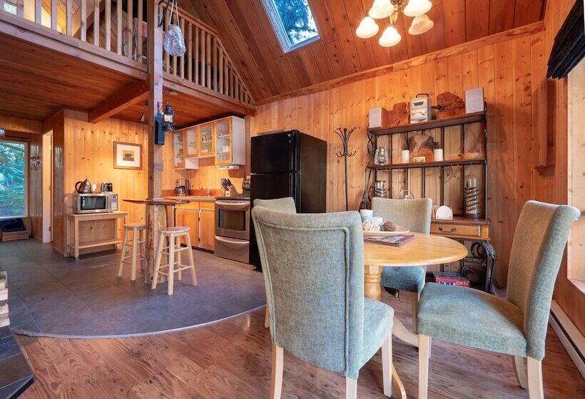 The Tree House Cottage