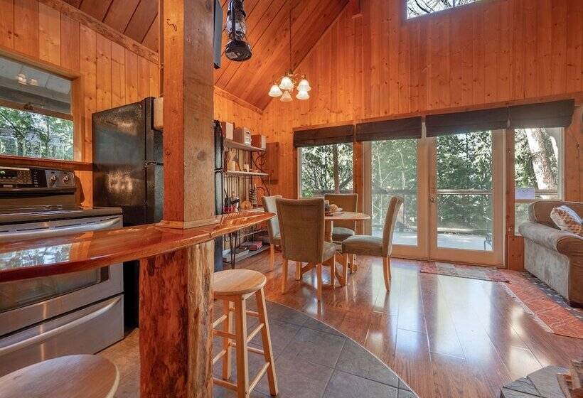 The Tree House Cottage