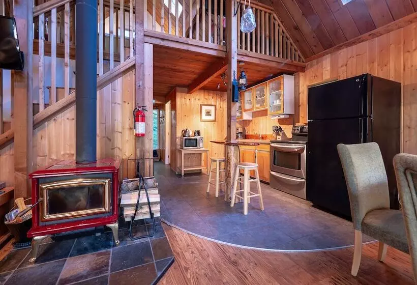 The Tree House Cottage