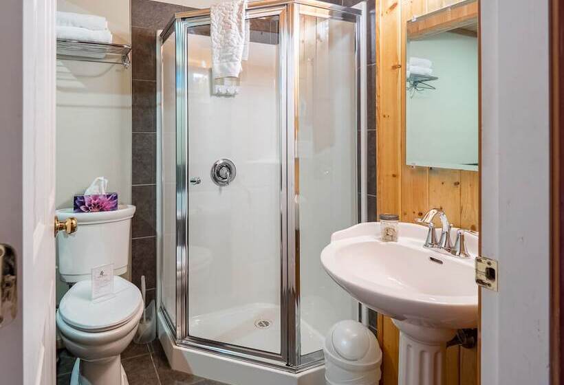 The Tree House Cottage