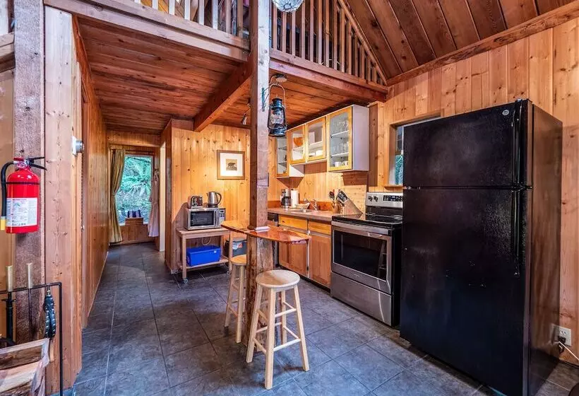 The Tree House Cottage