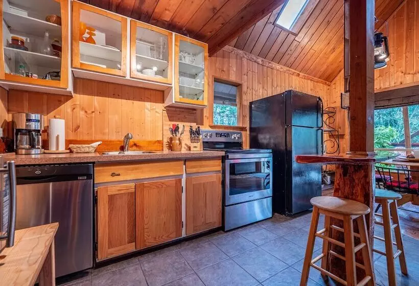 The Tree House Cottage