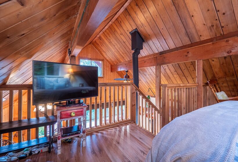 The Tree House Cottage