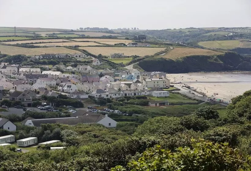 Yha Broad Haven   Hostel
