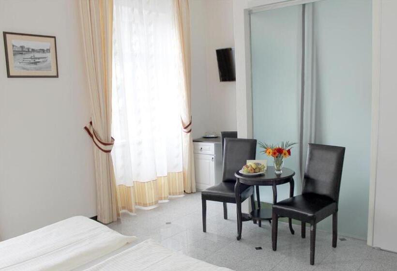 Hotel Am Schloss Biebrich