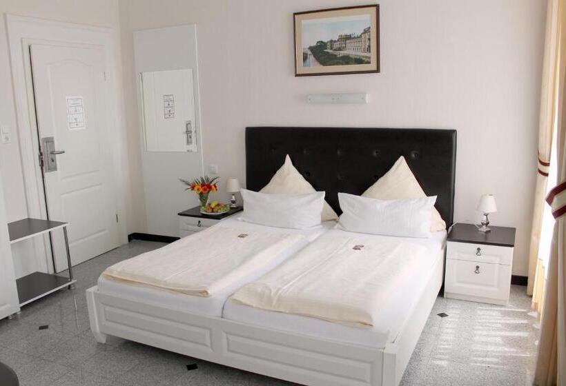 Hotel Am Schloss Biebrich