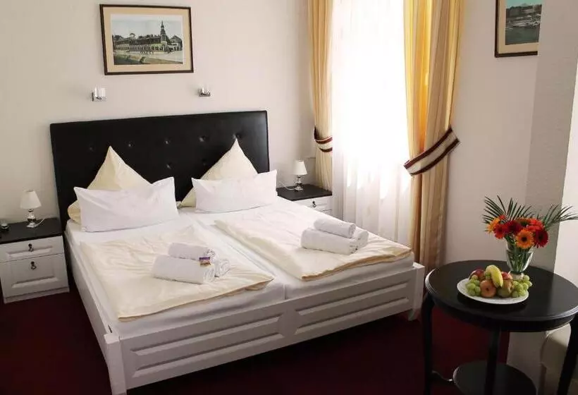 בית מלון כפרי Am Schloss Biebrich