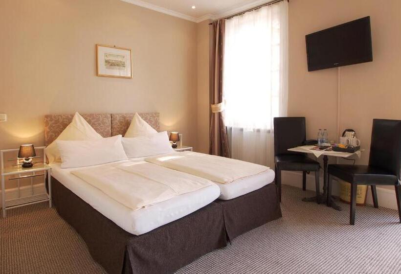 Hotel Am Schloss Biebrich