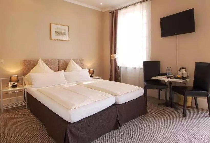 בית מלון כפרי Am Schloss Biebrich