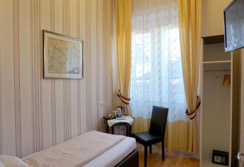 Hotel Am Schloss Biebrich