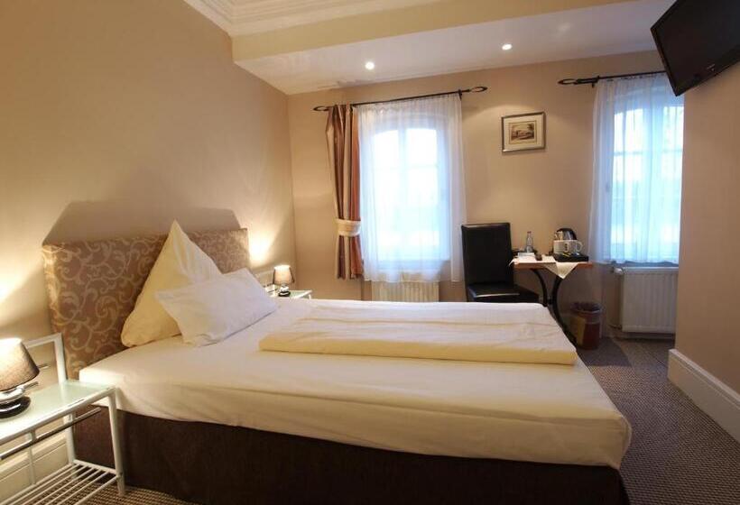 Hotel Am Schloss Biebrich