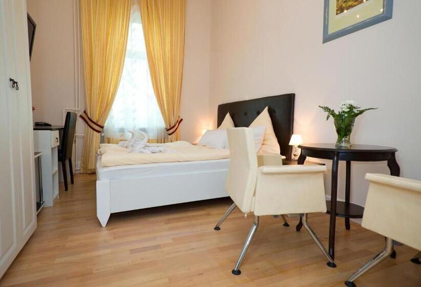 Hotel Am Schloss Biebrich