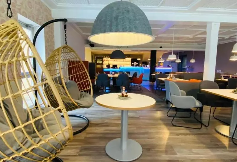 Отель Am Stadtpark