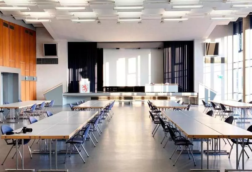 Отель Am Stadtpark